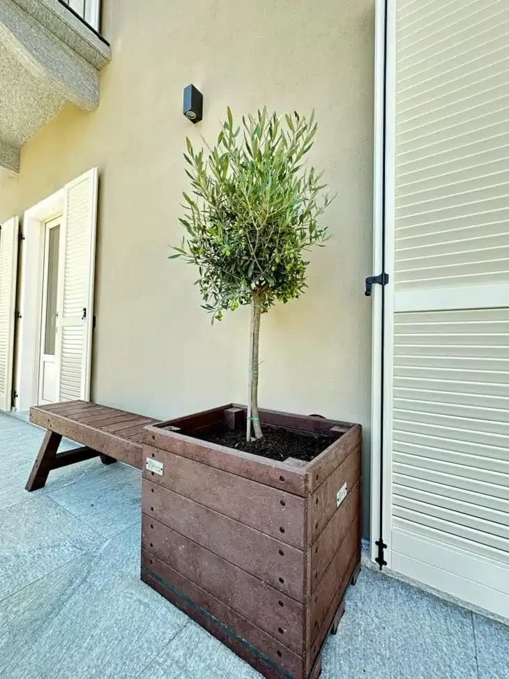 panca panchina fioriera mary in plastica riciclata logisto