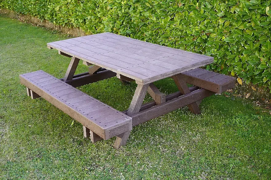 tavolo pic nic monviso in plastica rigenerata logisto