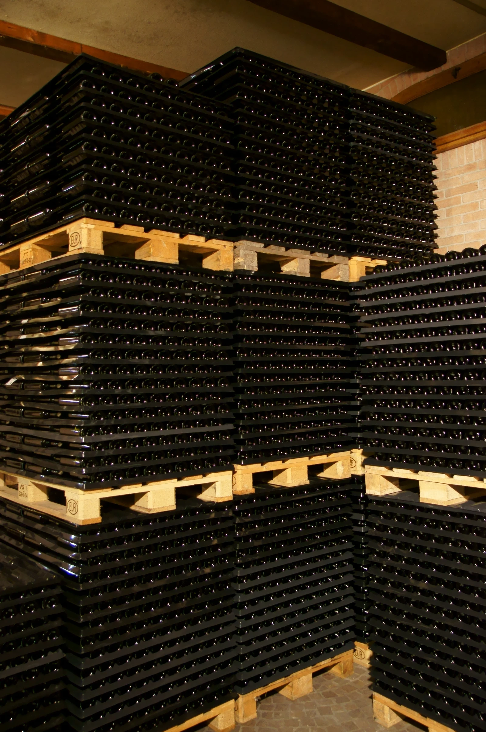 interfalde vinplast in plastica riciclata stoccaggio del vino trasporto del vino logisto